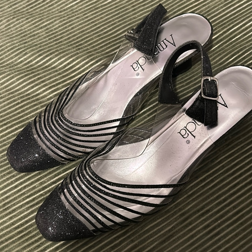 Women’s dress shoes. Adjustable!  Barely worn